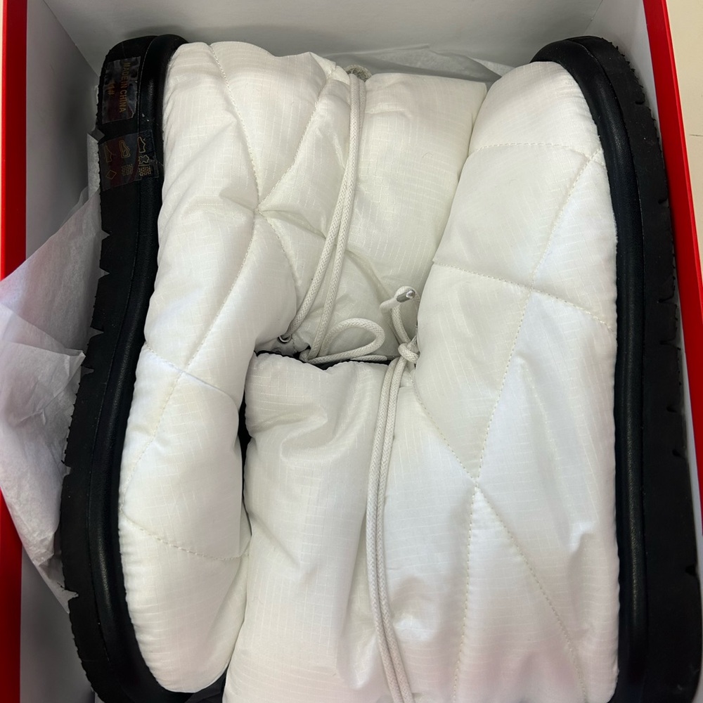 Wishbone Yaelle Winter Boots - White Winter Boots with Black Sole